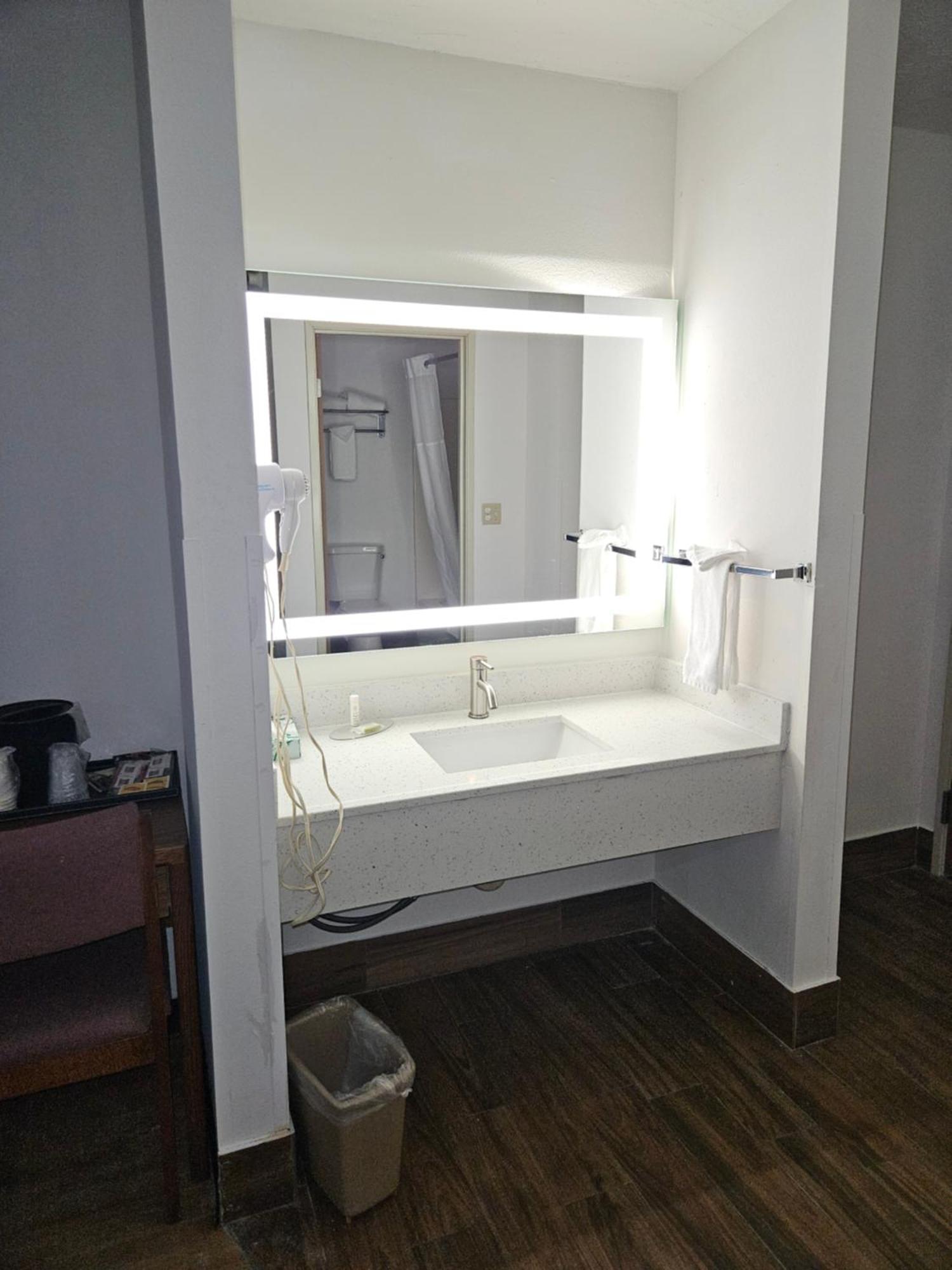 Hotel Zyva Beaver Bagian luar foto