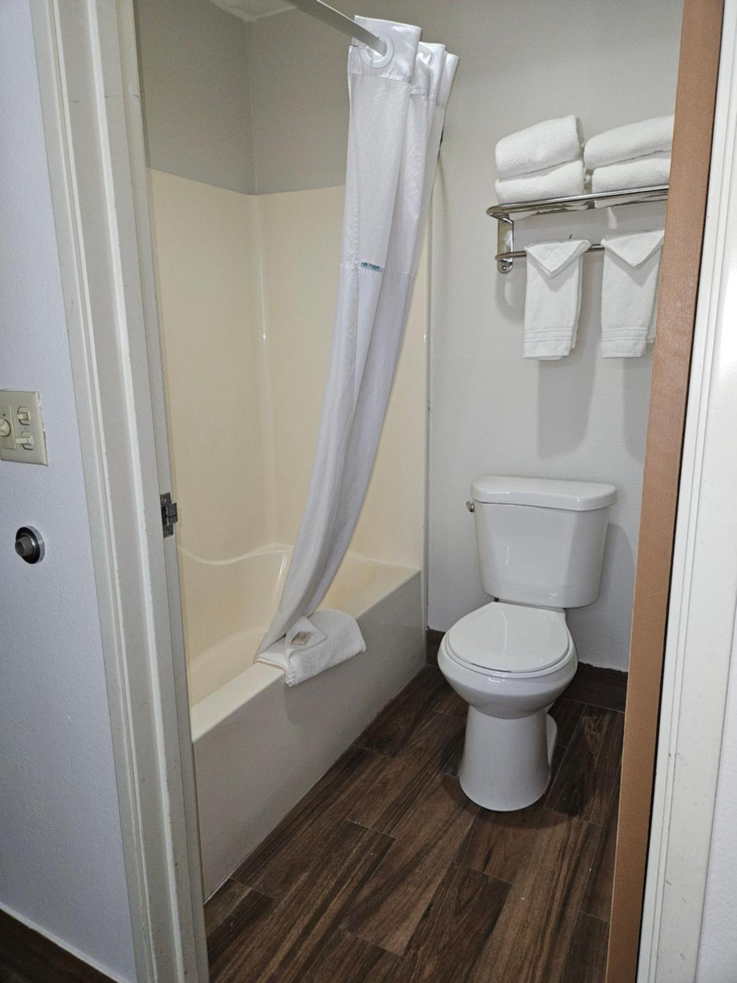 Hotel Zyva Beaver Bagian luar foto