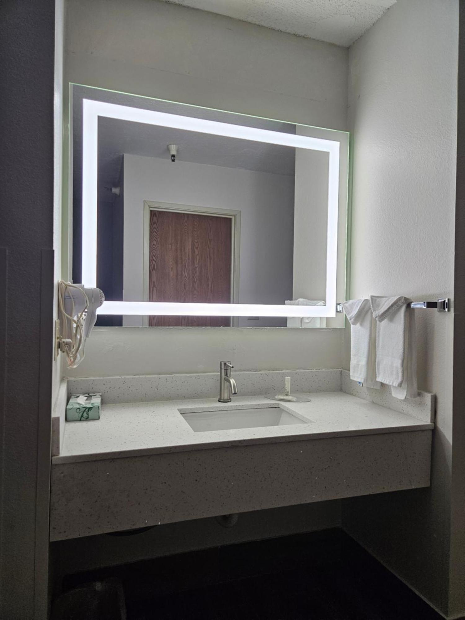 Hotel Zyva Beaver Bagian luar foto